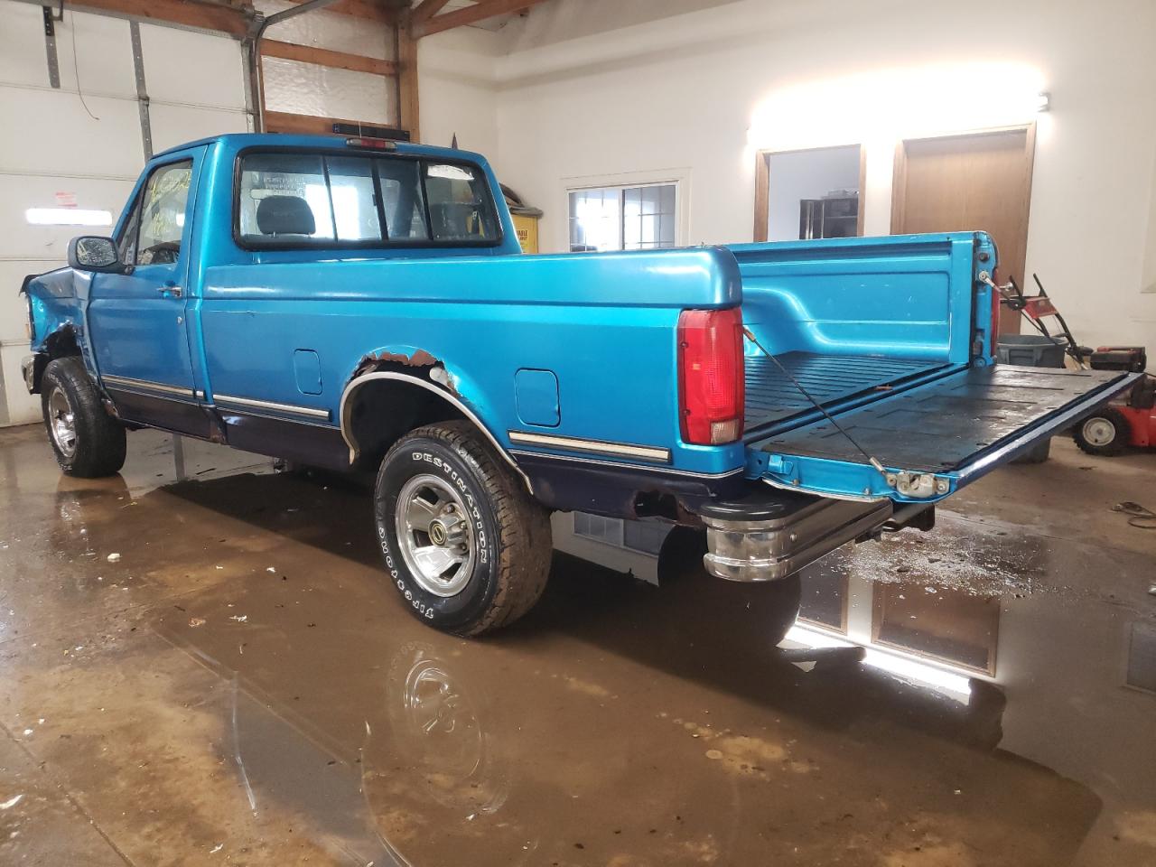Photo 3 from auction – 1995 FORD F150 with VIN 1FTEF15N7SLB16845