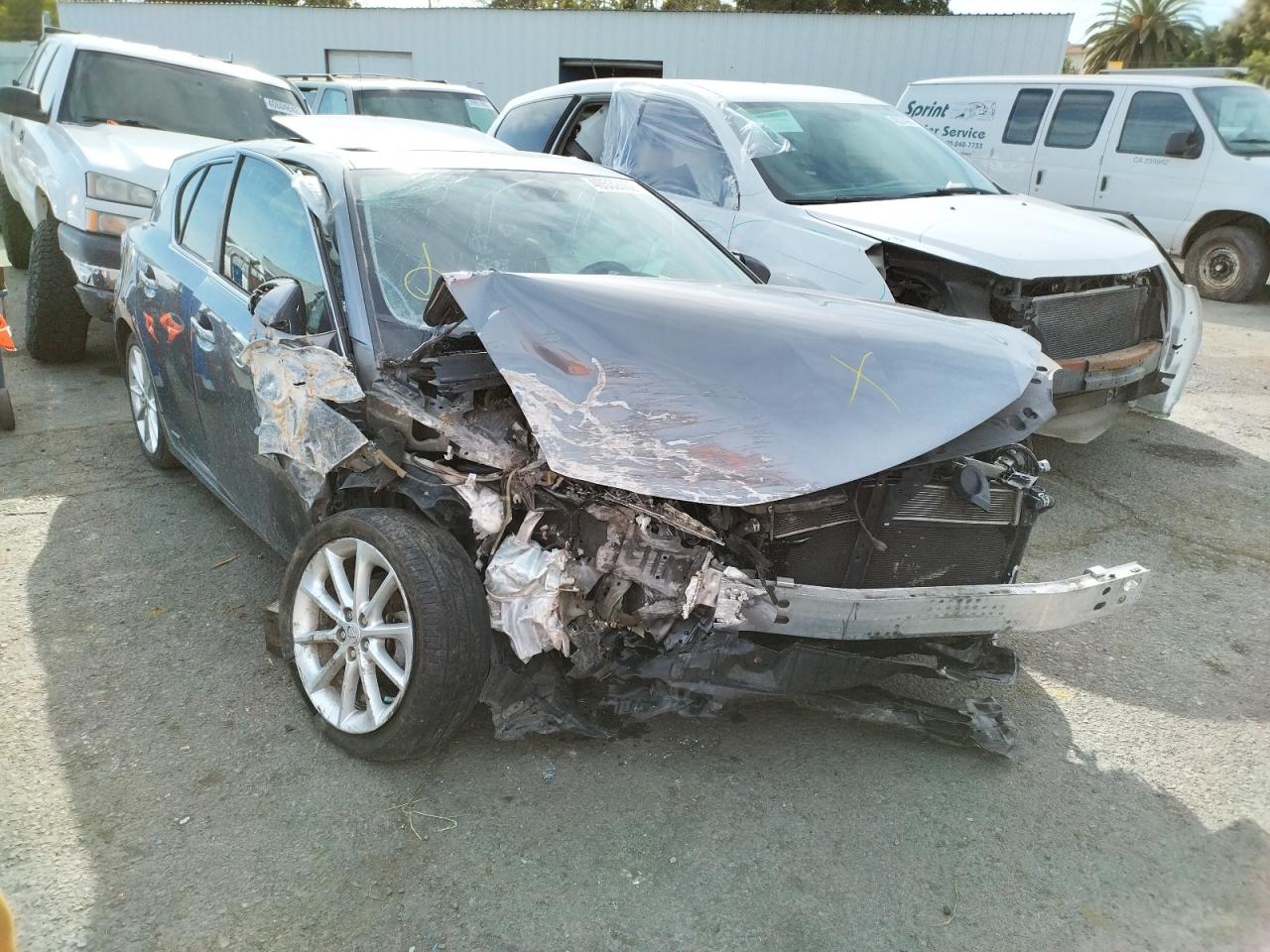 LEXUS CT 200 2013 with VIN JTHKD5BHXD2166919 - Photo from auction