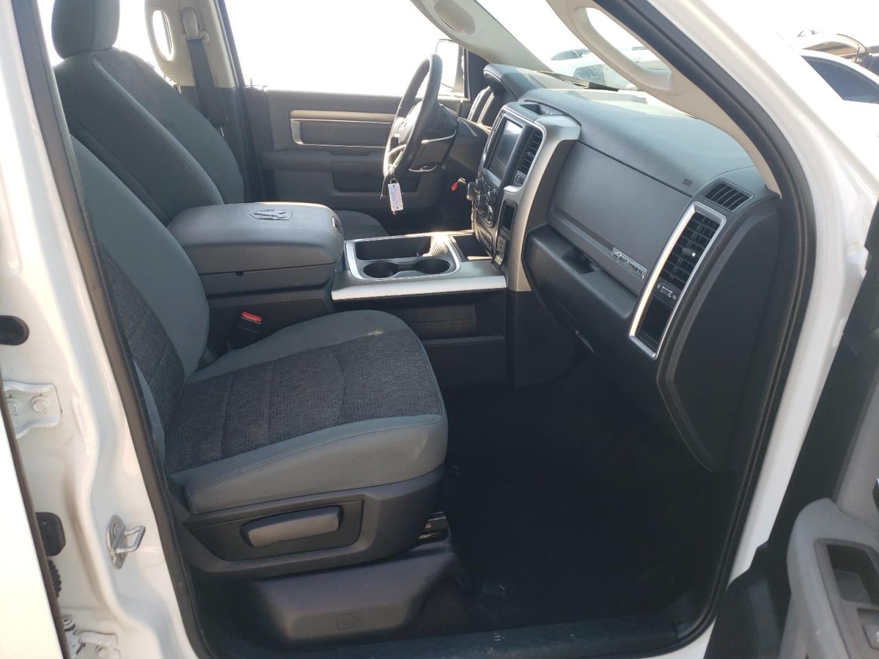 Photo 5 from auction – 2017 RAM 1500 SLT with VIN 3C6RR7LT8HG665786