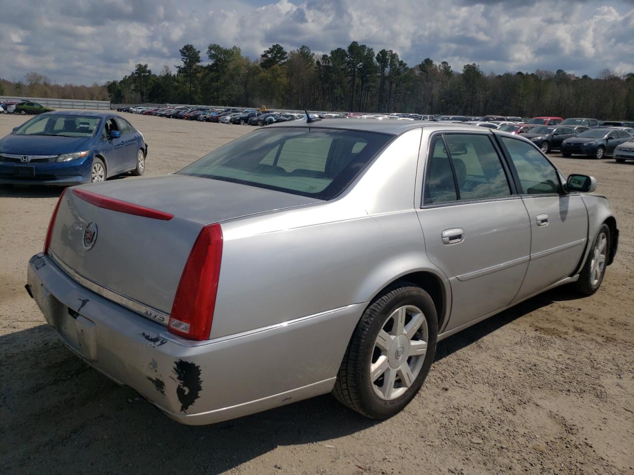 Photo 4 from auction – 2007 CADILLAC DTS with VIN 1G6KD57Y17U165843