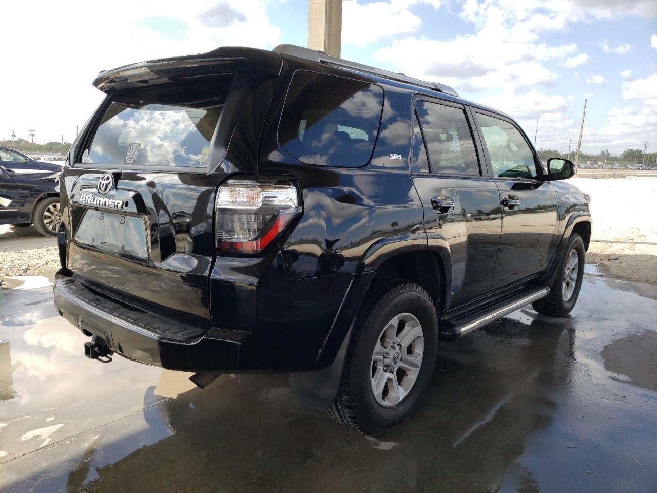 Photo 4 from auction – 2016 TOYOTA 4RUNNER SR with VIN JTEBU5JR9G5348668