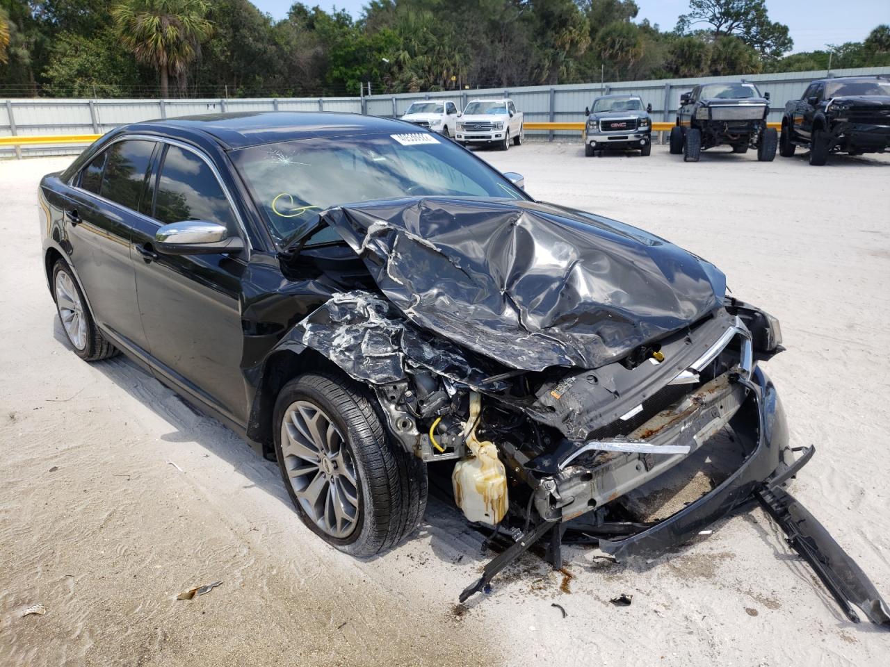 Photo 1 from auction – 2015 FORD TAURUS LIM with VIN 1FAHP2F82FG101389