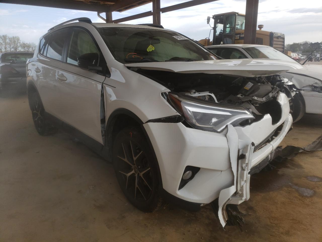 Photo 1 from auction – 2016 TOYOTA RAV4 SE with VIN JTMNFREV4GJ065791