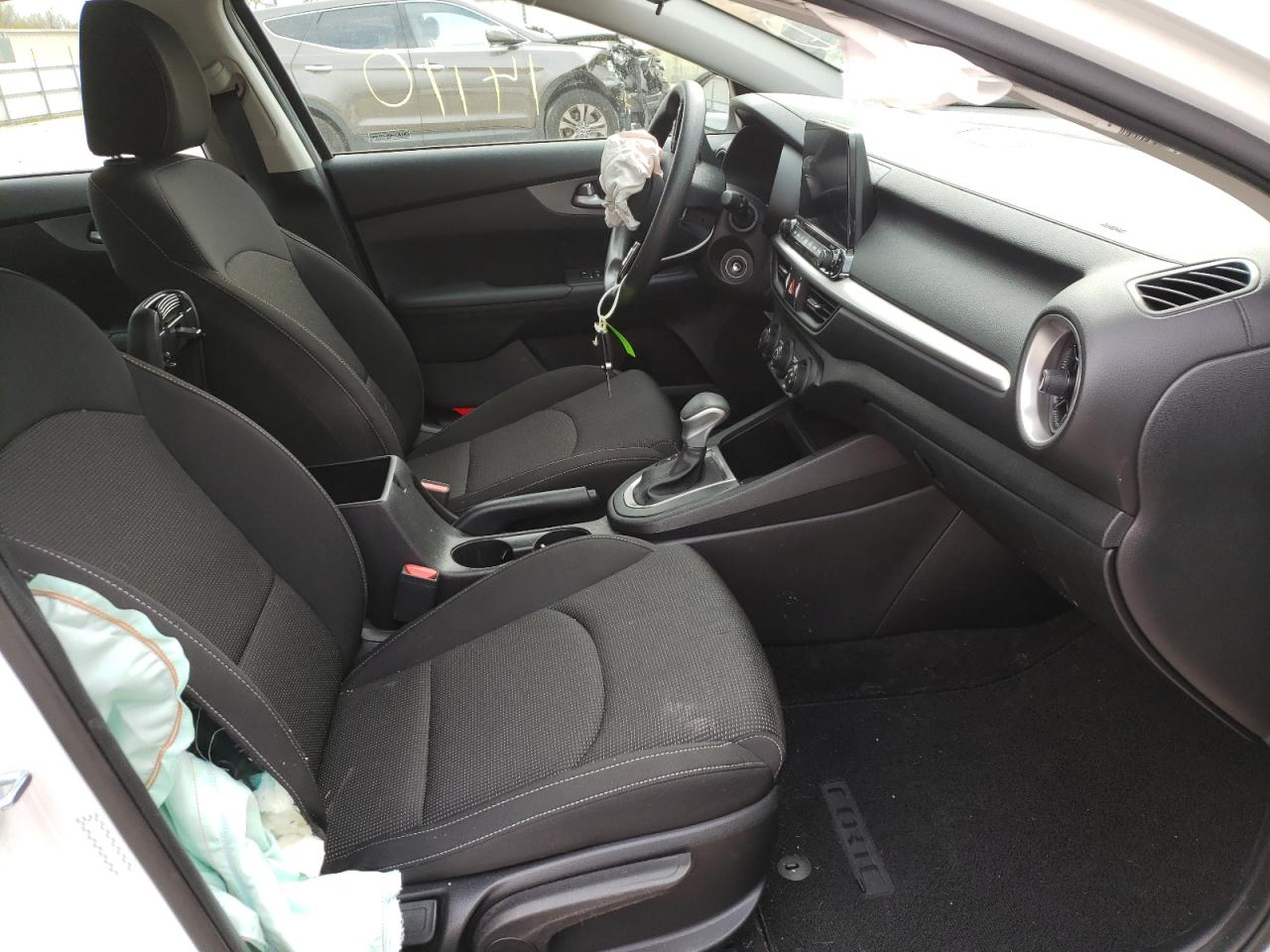 Photo 5 from auction – 2021 KIA FORTE FE with VIN 3KPF24AD2ME357853