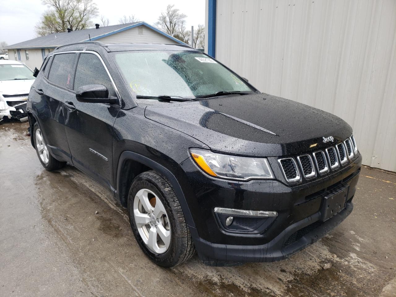 JEEP COMPASS LA 2019 with VIN 3C4NJCBB8KT832744 - Photo from auction