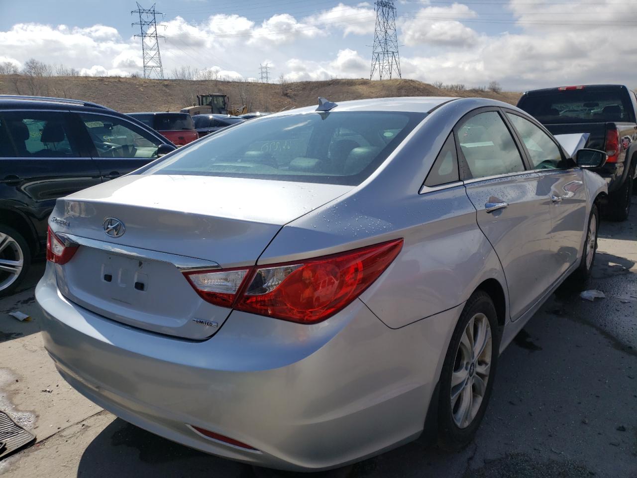 Photo 4 from auction – 2013 HYUNDAI SONATA SE with VIN 5NPEC4AC3DH684161