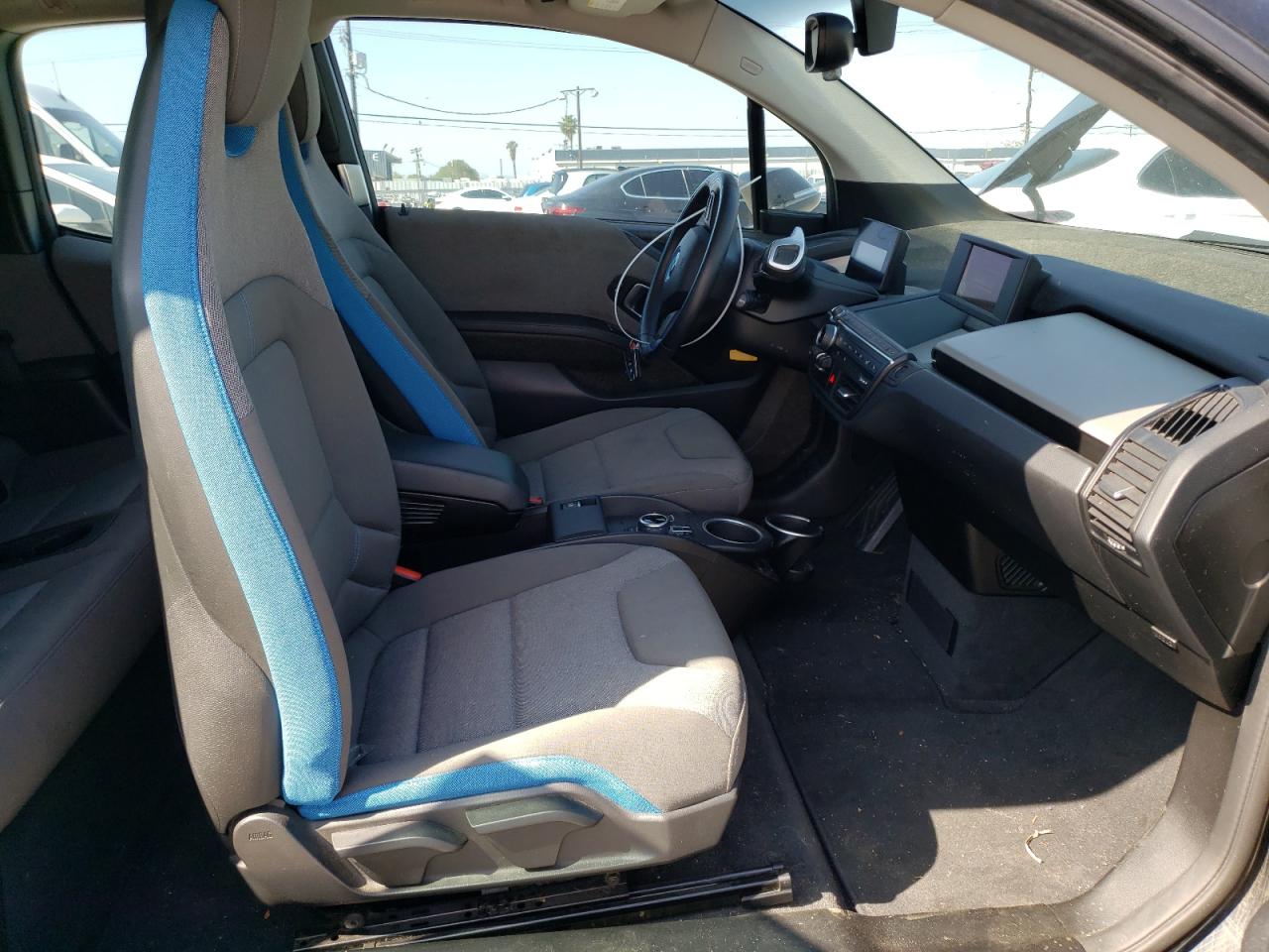 Photo 5 from auction – 2017 BMW I3 REX with VIN WBY1Z8C3XHV890499