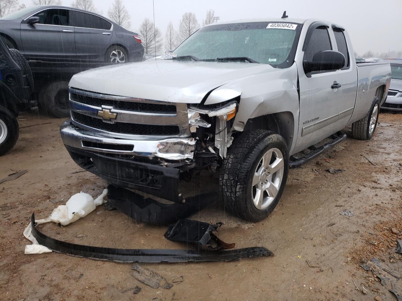 Photo 9 from auction – 2011 CHEVROLET SILVERADO with VIN 1GCRKSE01BZ408124