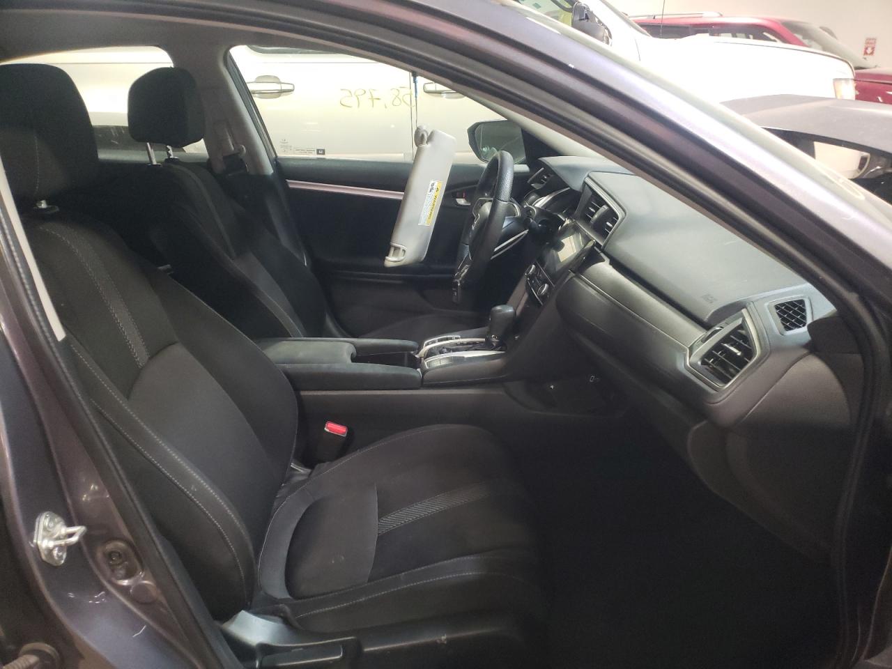 Photo 5 from auction – 2018 HONDA CIVIC EX with VIN 2HGFC2F71JH524970