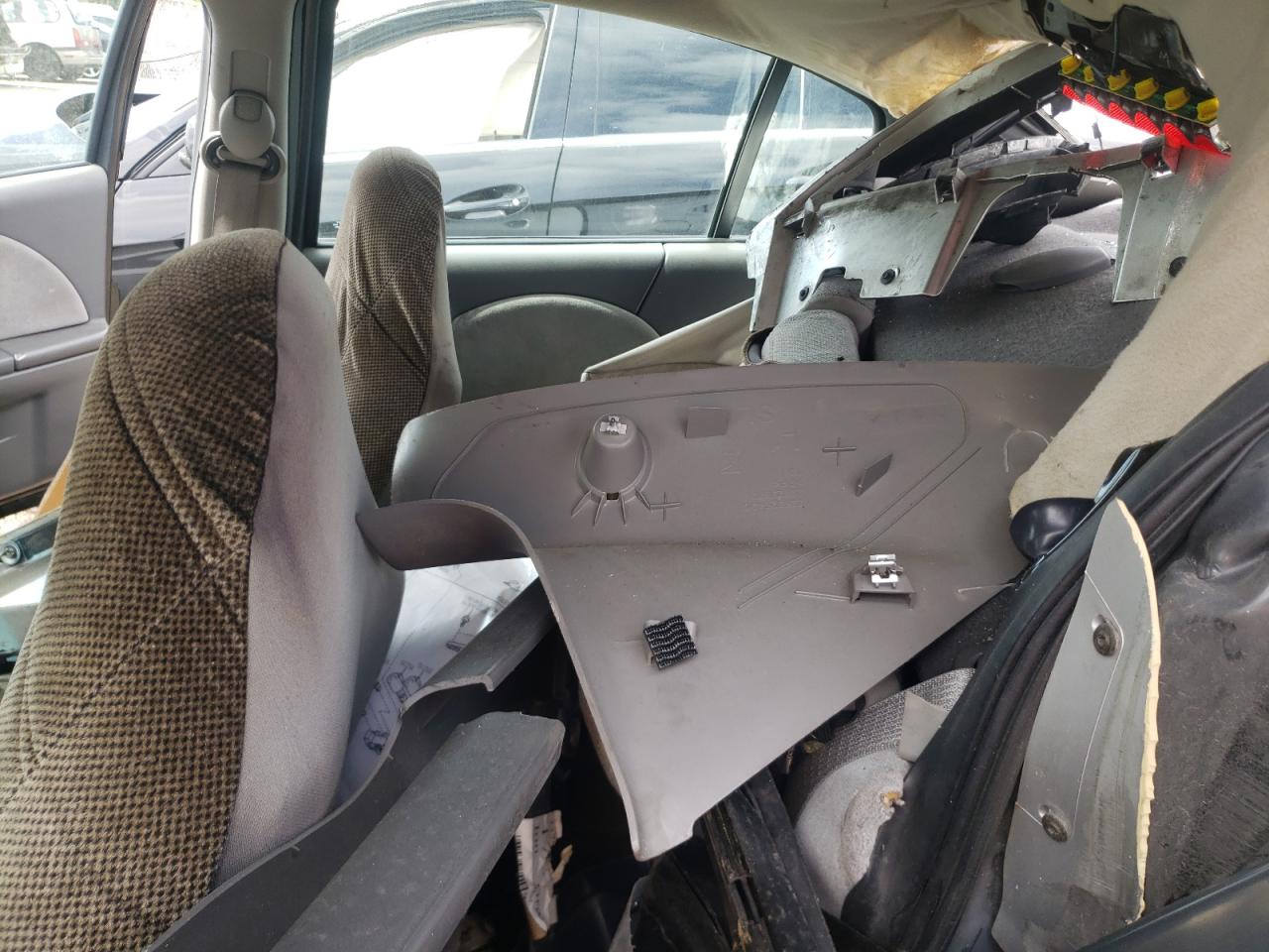 Photo 6 from auction – 2006 SATURN ION LEVEL with VIN 1G8AL55F86Z132069