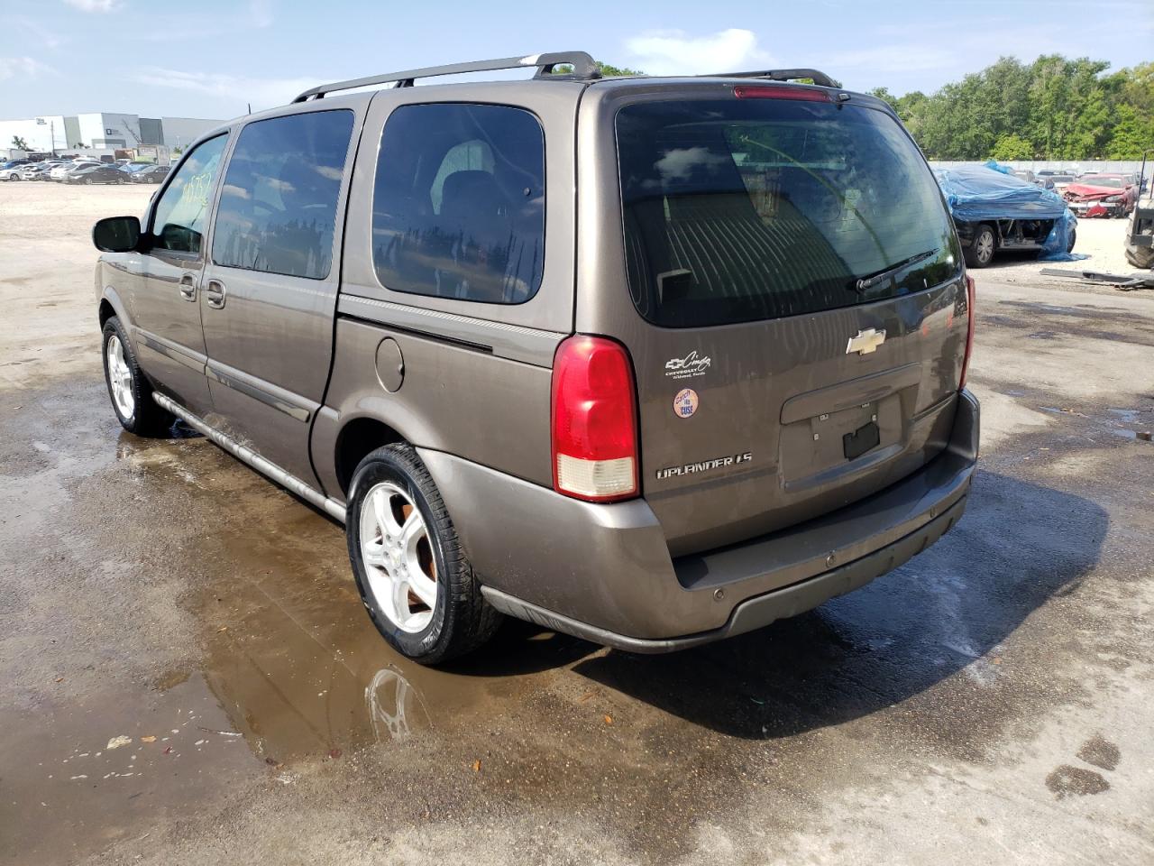 Photo 3 from auction – 2005 CHEVROLET UPLANDER L with VIN 1GNDV23L65D245459