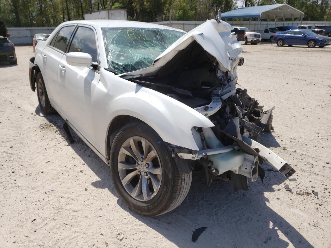 CHRYSLER 300 LIMITE 2015 with VIN 2C3CCAAG5FH756664 - Photo from auction