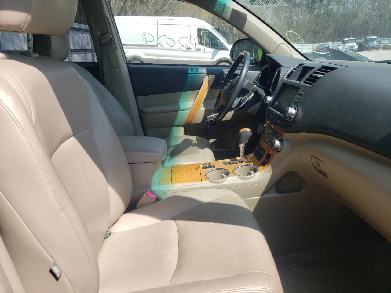 Photo 5 from auction – 2010 TOYOTA HIGHLANDER with VIN JTEJW3EHXA2045435