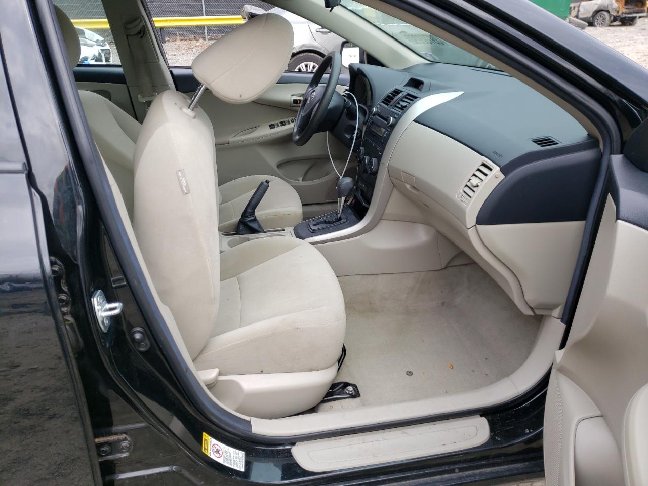 Photo 5 from auction – 2012 TOYOTA COROLLA with VIN 2T1BU4EE1CC831736