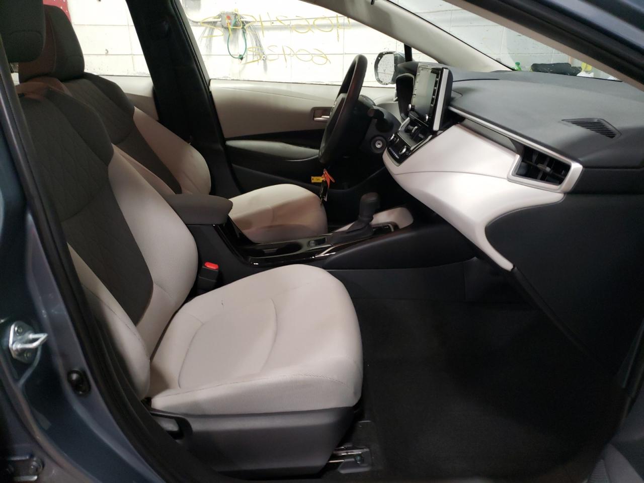 Photo 5 from auction – 2021 TOYOTA COROLLA LE with VIN JTDEPMAE0MJ180891