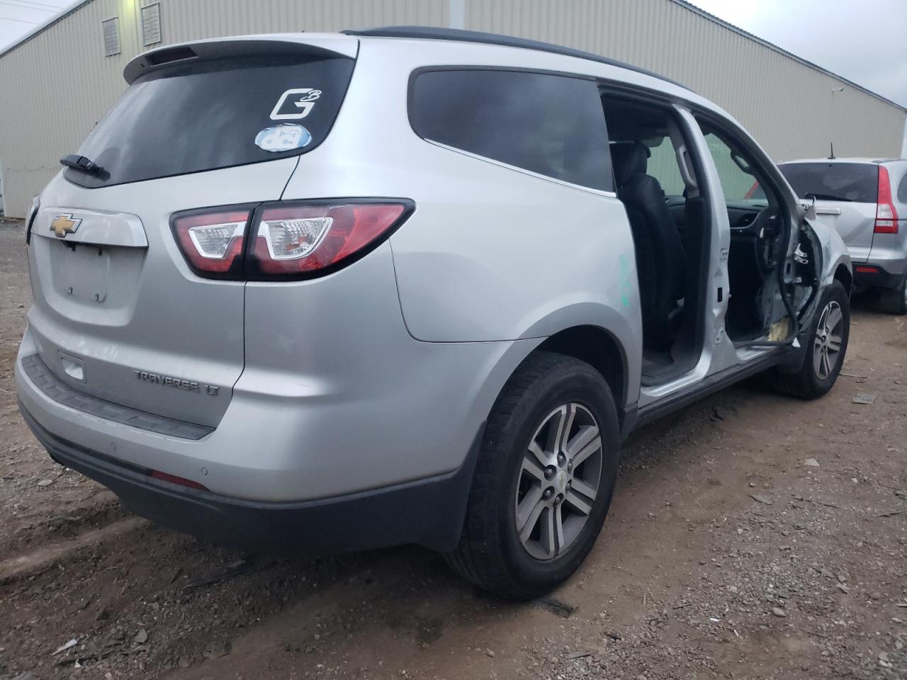 Photo 4 from auction – 2015 CHEVROLET TRAVERSE L with VIN 1GNKRGKD4FJ306698