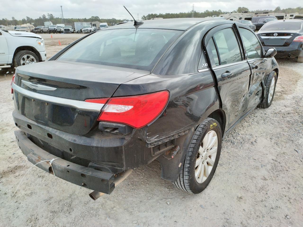 Photo 4 from auction – 2012 CHRYSLER 200 TOURIN with VIN 1C3CCBBBXCN137358