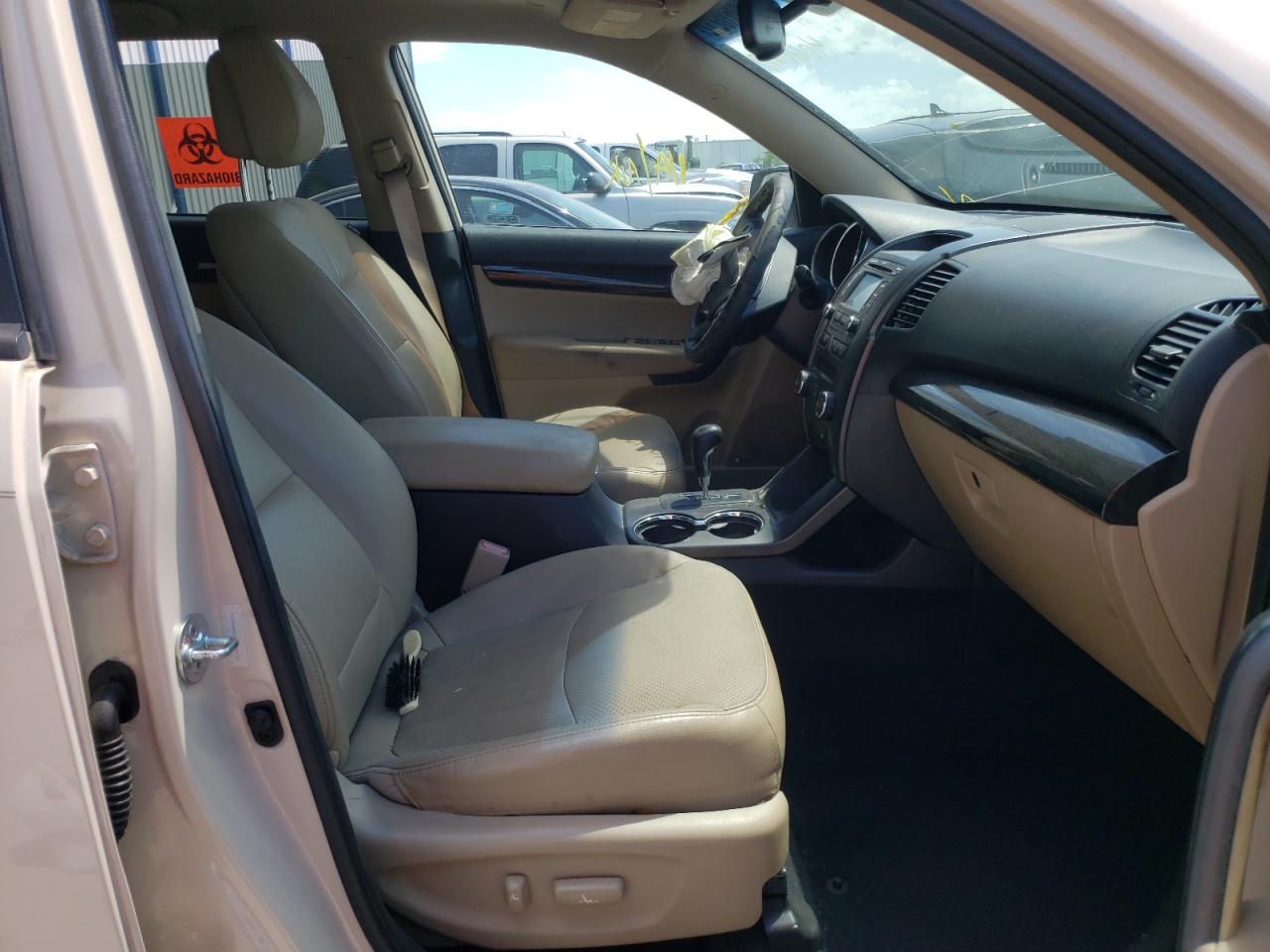 Photo 5 from auction – 2012 KIA SORENTO EX with VIN 5XYKU4A27CG191127