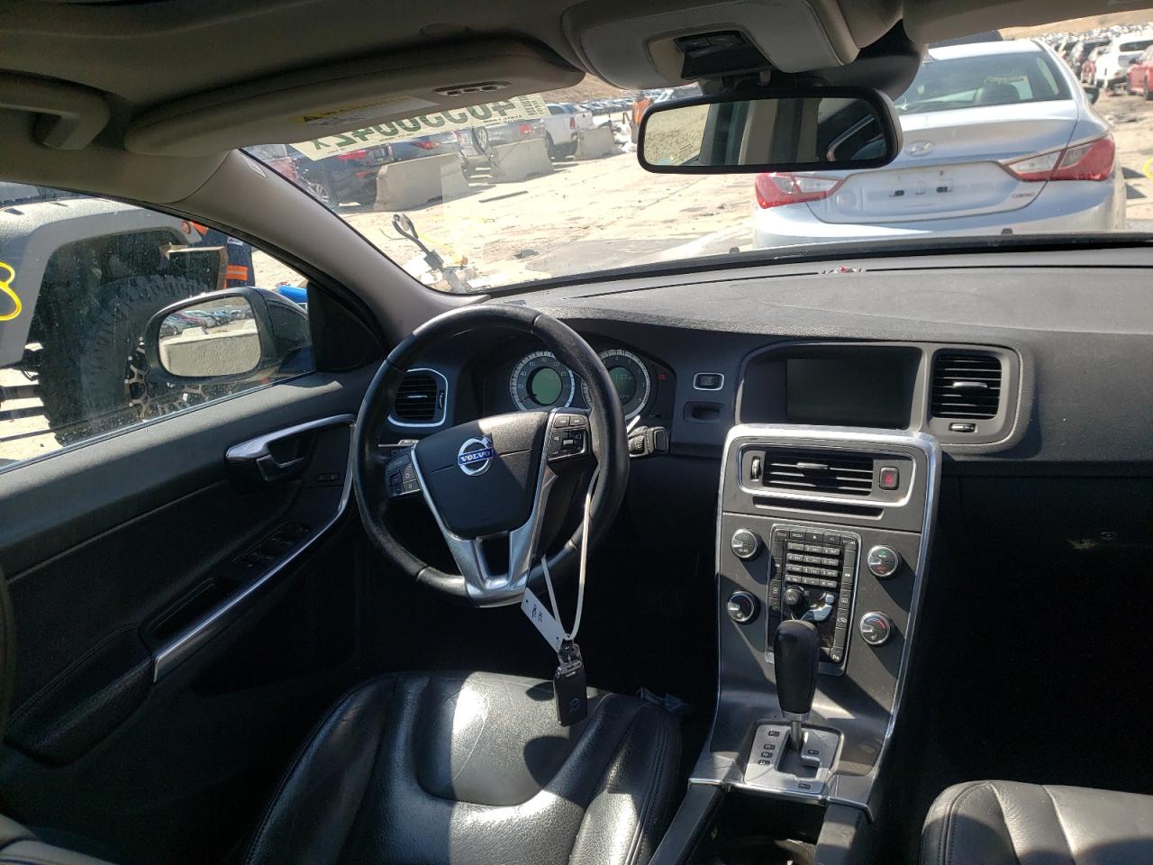 Photo 9 from auction – 2011 VOLVO S60 T6 with VIN YV1902FH5B2013814