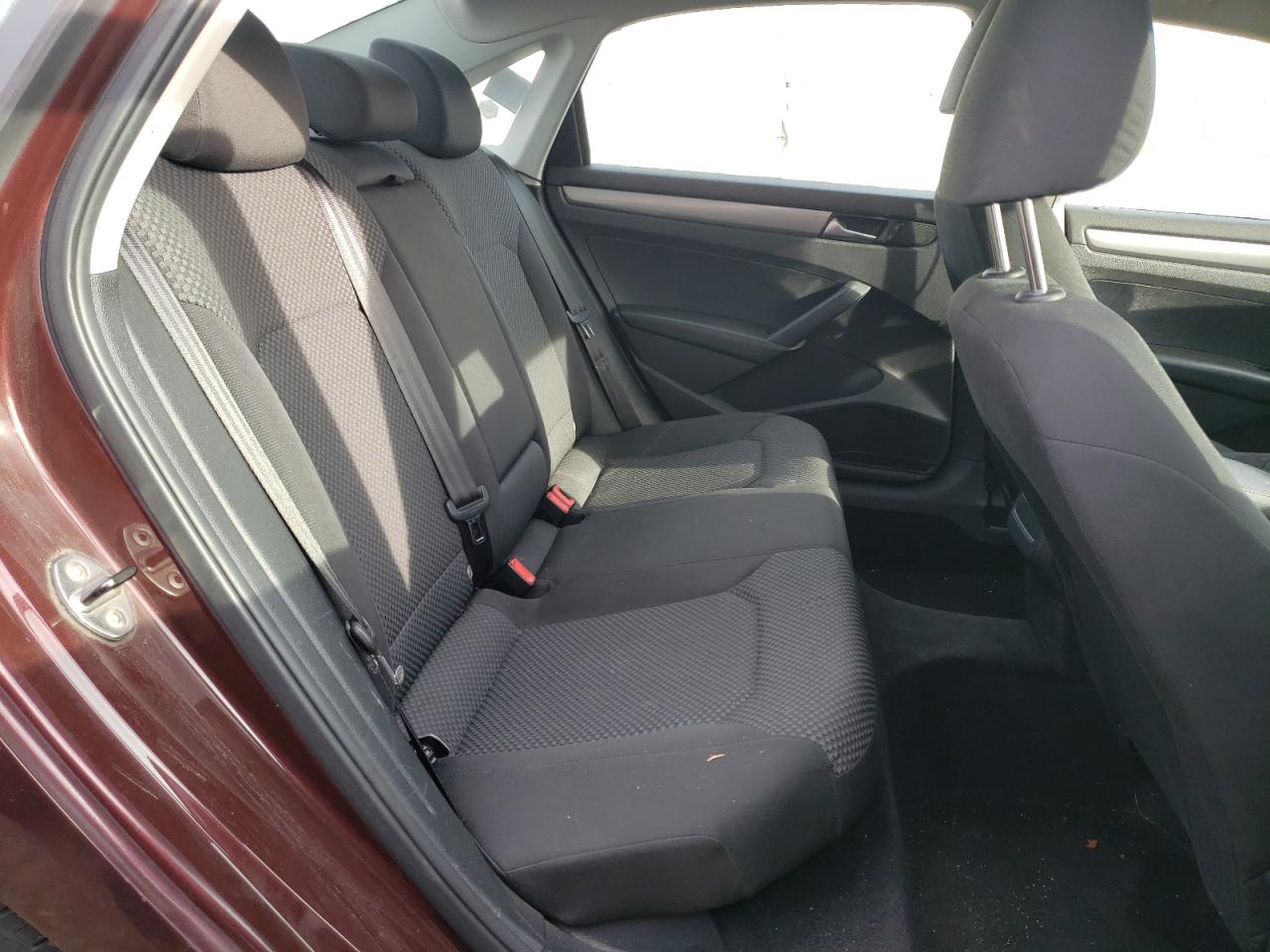 Photo 6 from auction – 2013 VOLKSWAGEN PASSAT S with VIN 1VWAP7A39DC046655