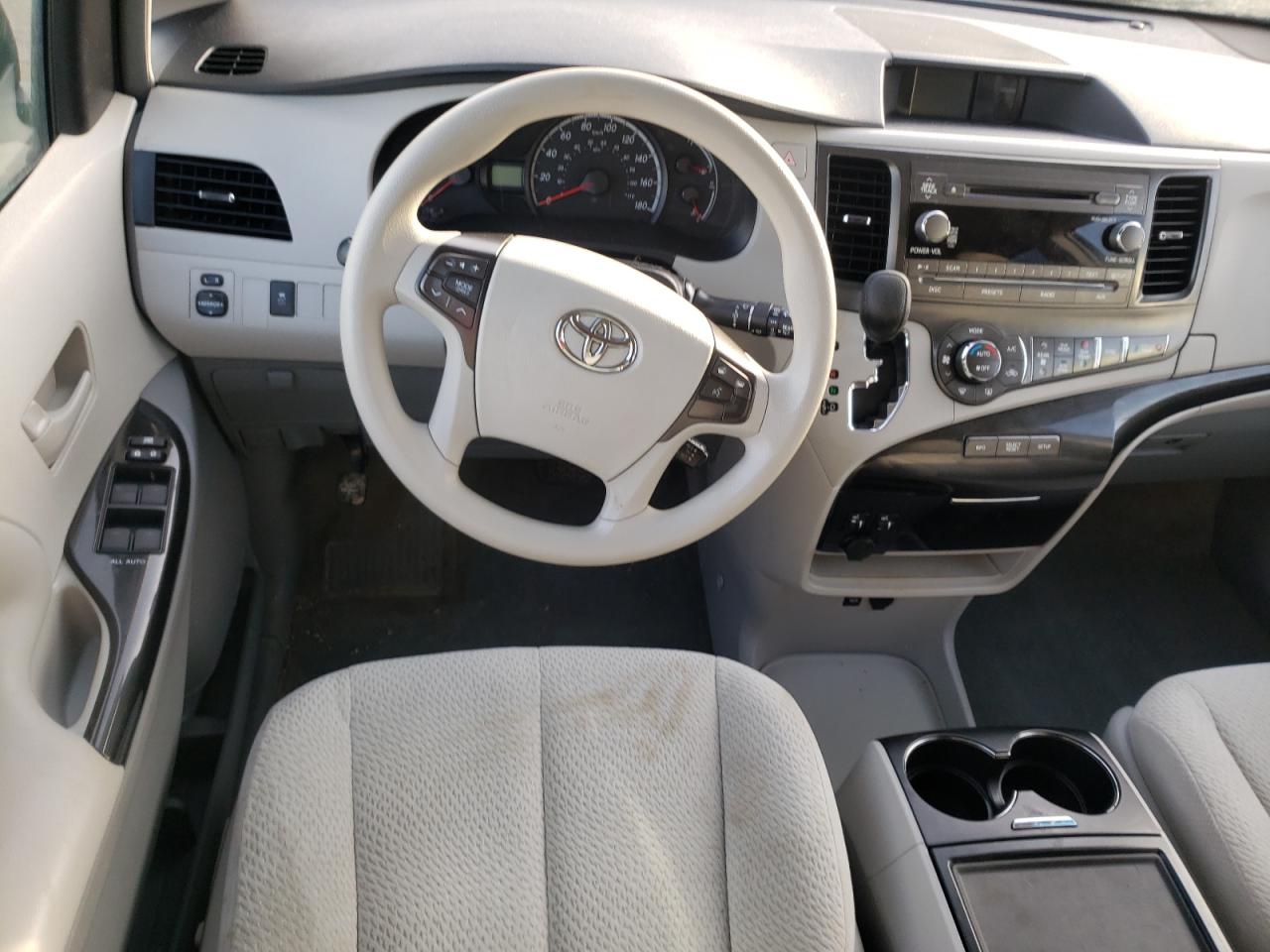 Photo 9 from auction – 2014 TOYOTA SIENNA LE with VIN 5TDJK3DC2ES090695