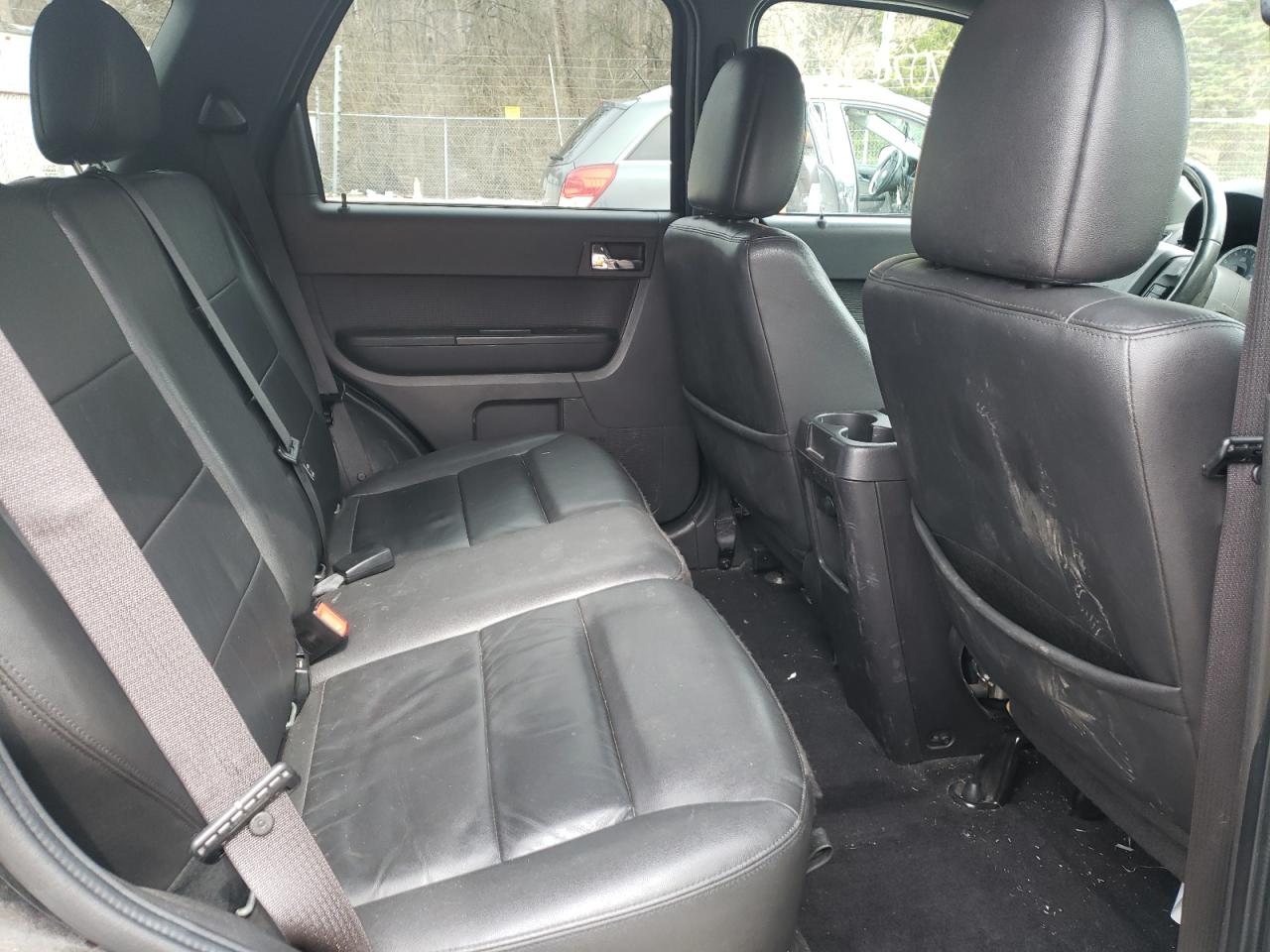 Photo 6 from auction – 2010 FORD ESCAPE with VIN 1FMCU0EG6AKC24950