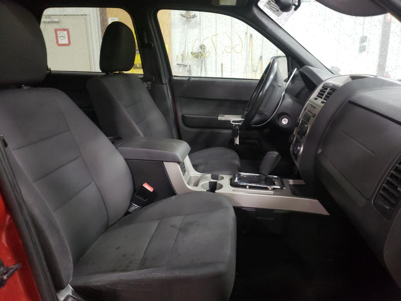 Photo 5 from auction – 2011 FORD ESCAPE XLT with VIN 1FMCU9DG8BKB10696