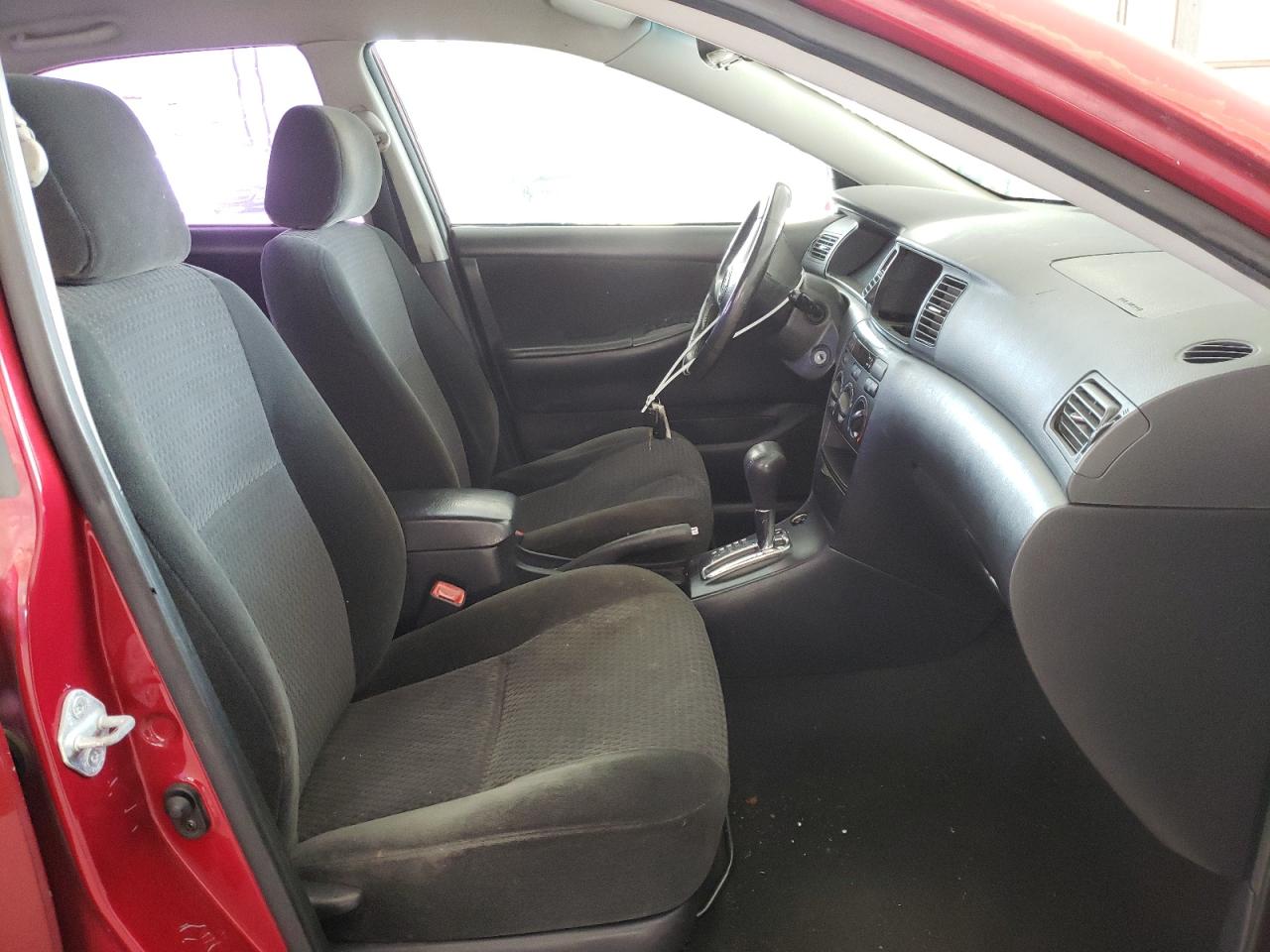 Photo 5 from auction – 2005 TOYOTA COROLLA CE with VIN 1NXBR32E25Z396923