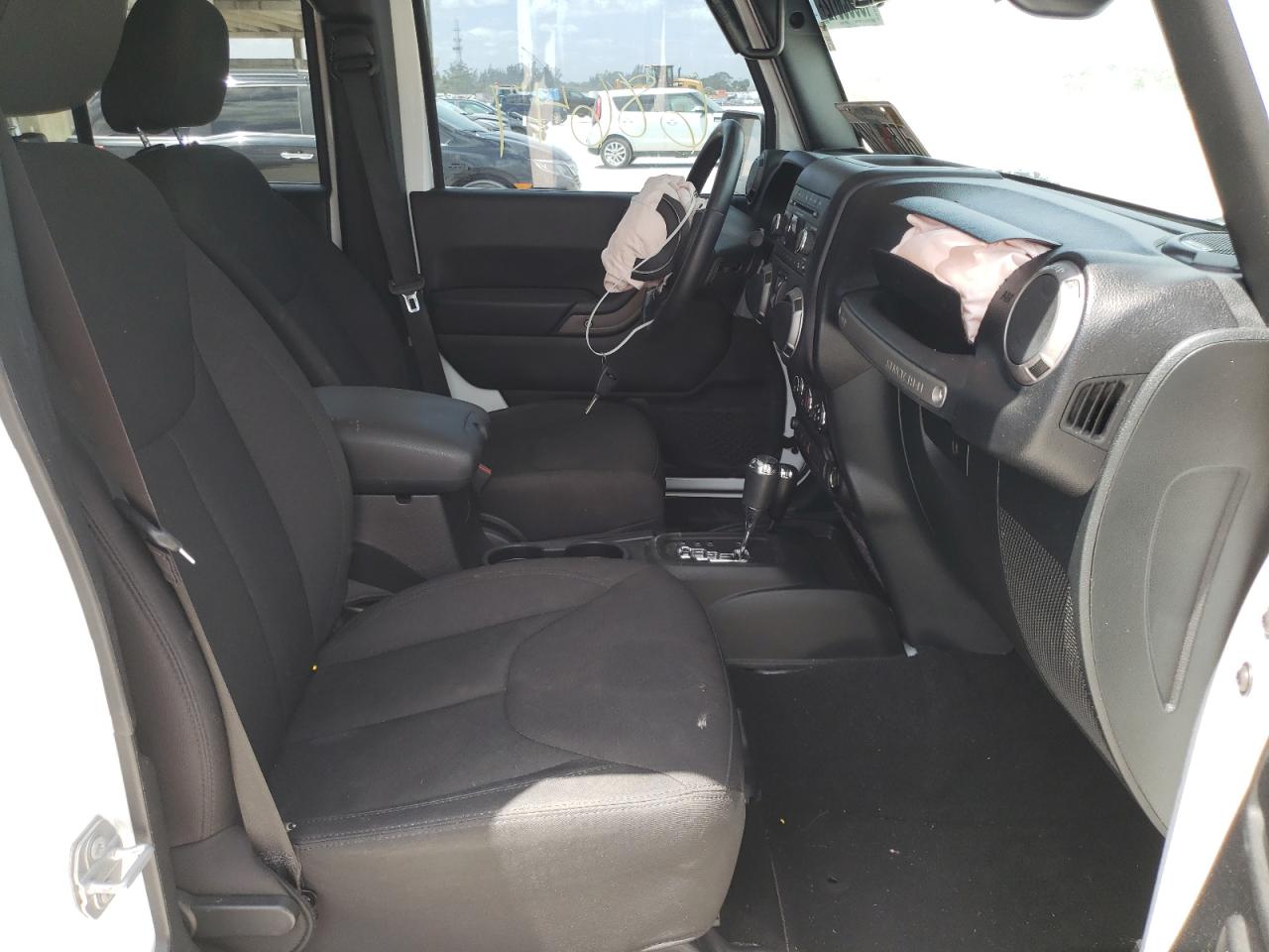 Photo 5 from auction – 2017 JEEP WRANGLER U with VIN 1C4BJWDG0HL577069