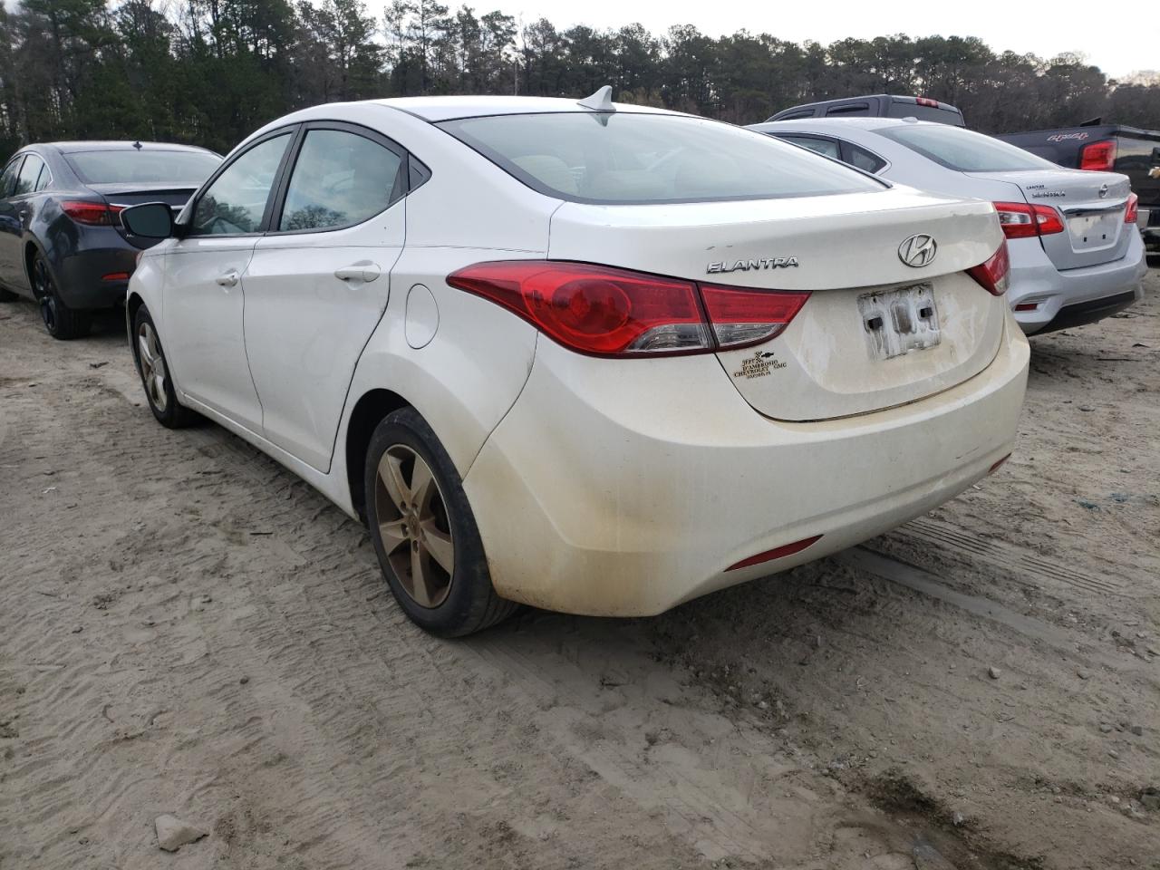 Photo 3 from auction – 2012 HYUNDAI ELANTRA GL with VIN 5NPDH4AE7CH120705