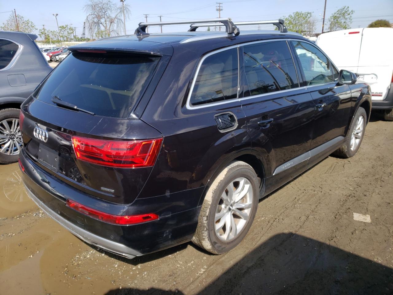 Photo 4 from auction – 2018 AUDI Q7 PREMIUM with VIN WA1LHAF75JD046833