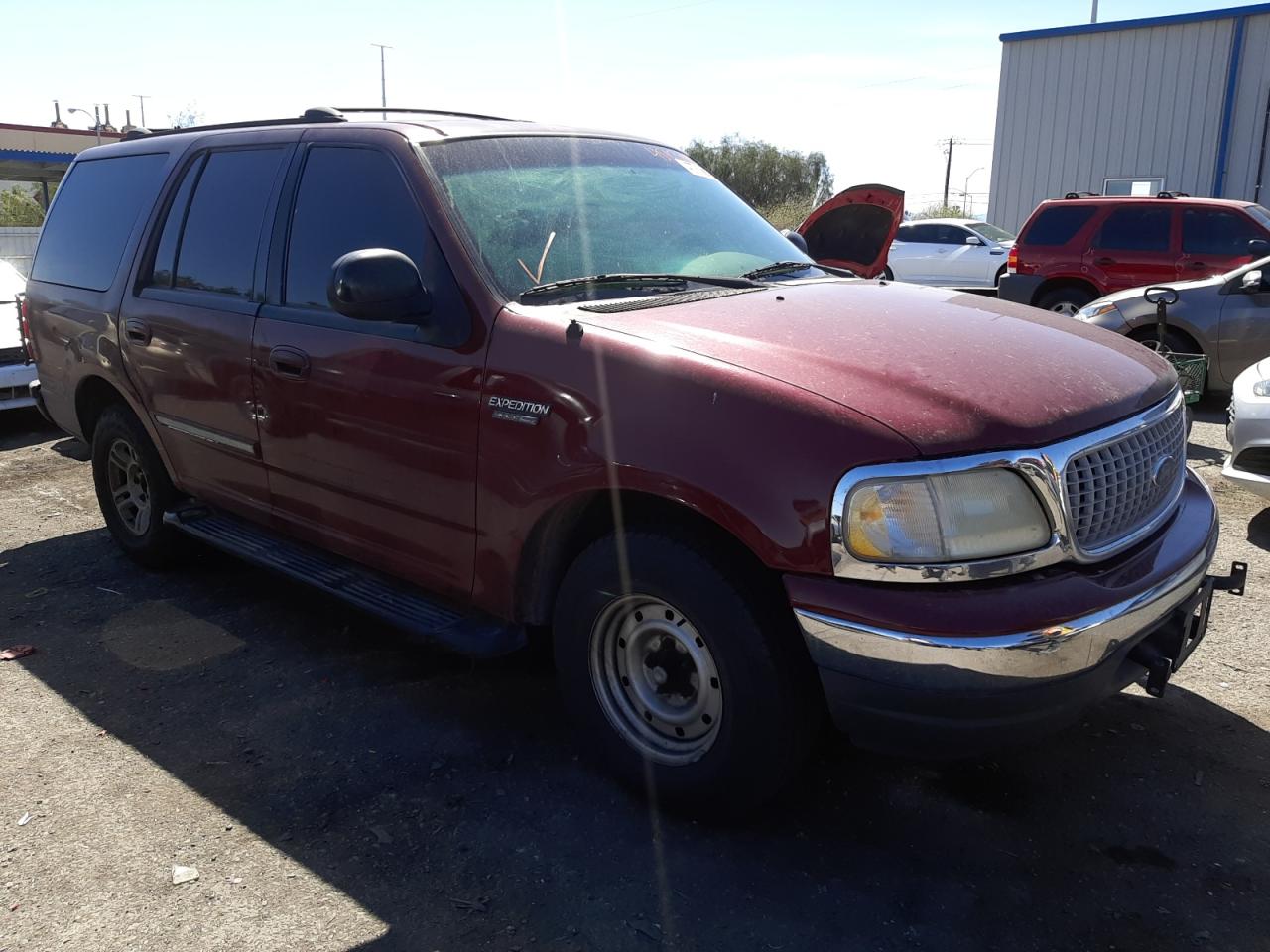 FORD EXPEDITION 1999 with VIN 1FMRU1760XLA87592 - Photo from auction