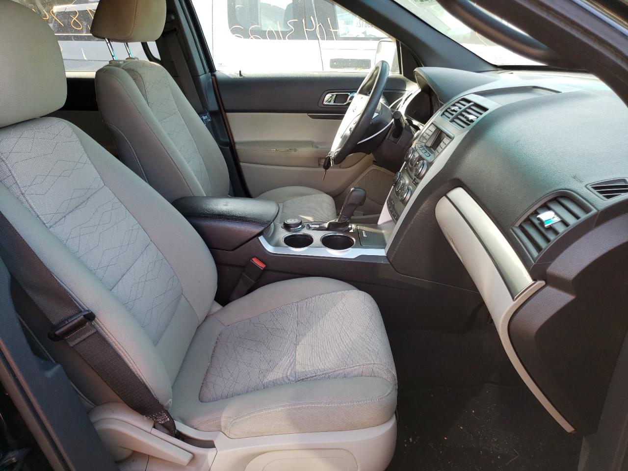 Photo 5 from auction – 2011 FORD EXPLORER with VIN 1FMHK8B87BGA57610