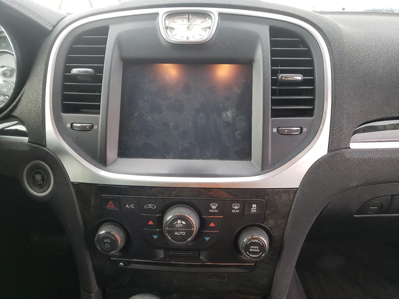 Photo 9 from auction – 2012 CHRYSLER 300C with VIN 2C3CCAKT0CH147716