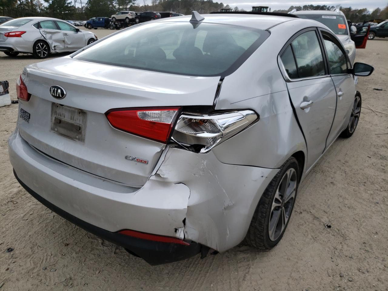 Photo 4 from auction – 2016 KIA FORTE EX with VIN KNAFZ4A89G5550819