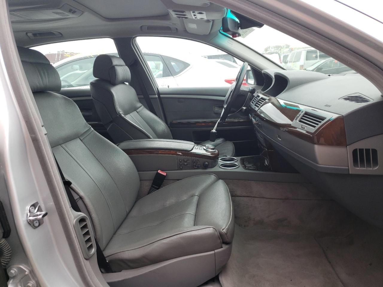 Photo 5 from auction – 2006 BMW 750 LI with VIN WBAHN83556DT27390