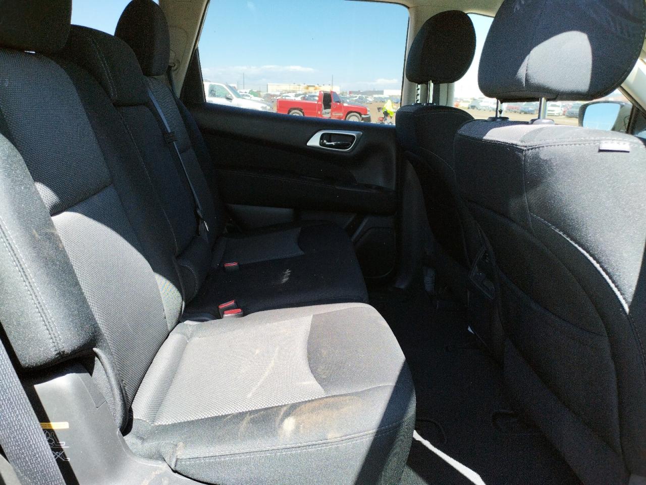 Photo 6 from auction – 2017 NISSAN PATHFINDER with VIN 5N1DR2MN7HC668537
