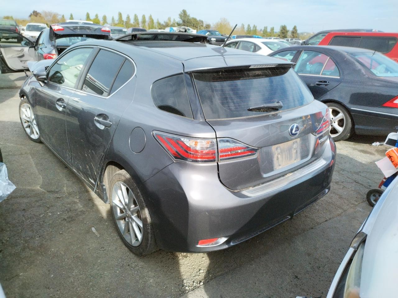 Фото 3 с аукциона – 2013 LEXUS CT 200 с VIN JTHKD5BHXD2166919