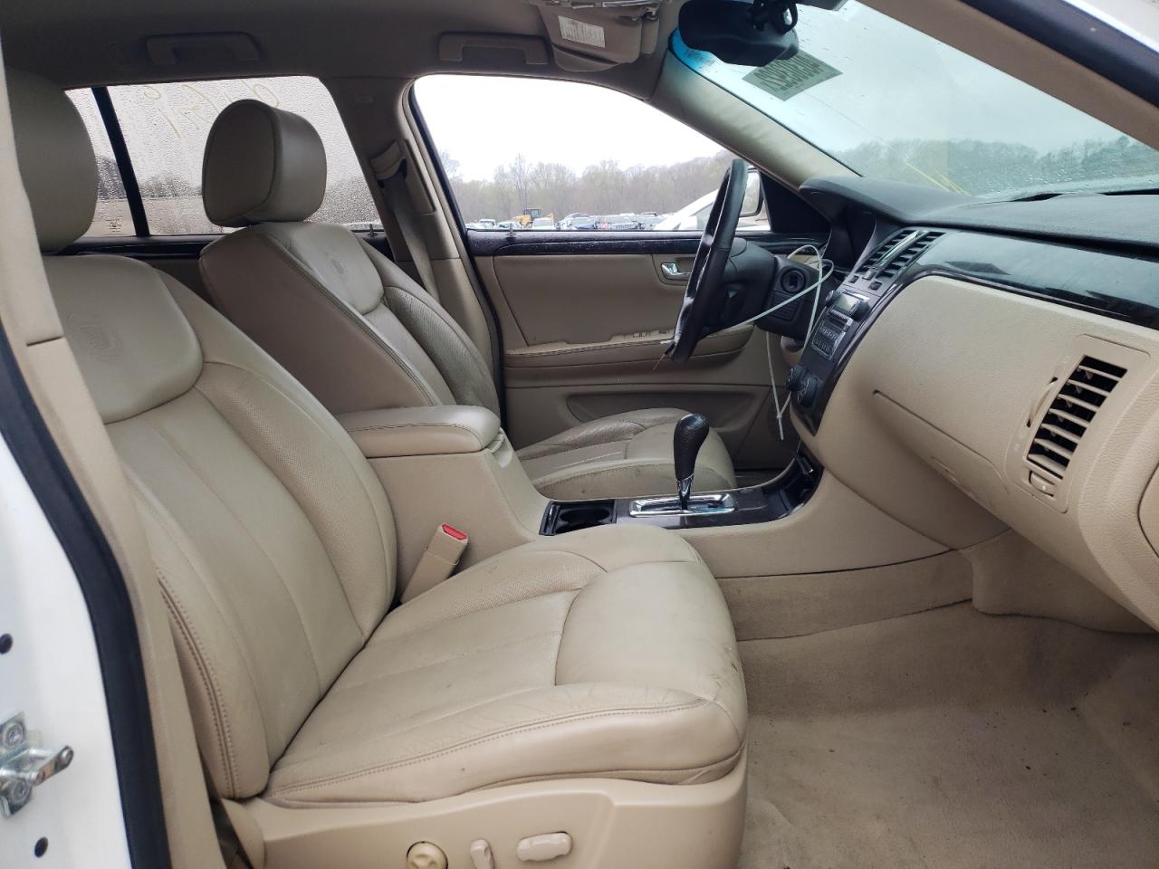 Photo 5 from auction – 2008 CADILLAC DTS with VIN 1G6KD57Y68U123556