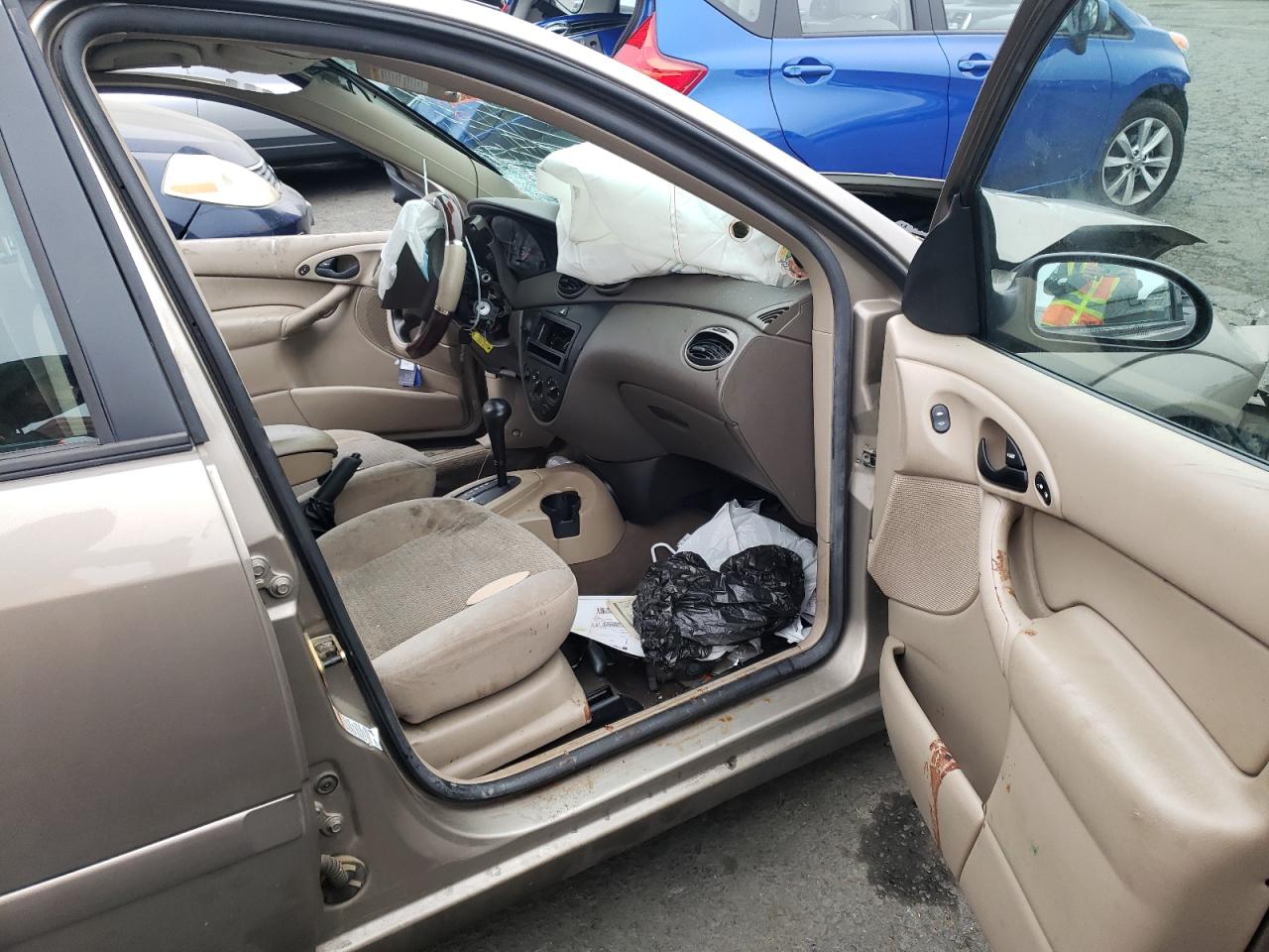 Photo 5 from auction – 2003 FORD FOCUS SE with VIN 1FAHP36393W160533