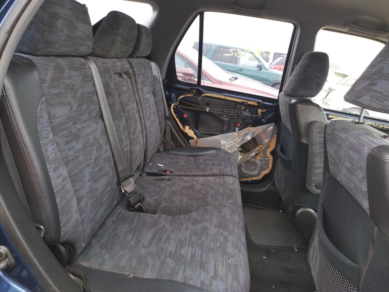 Photo 6 from auction – 2002 HONDA CR-V LX with VIN JHLRD68482C017686