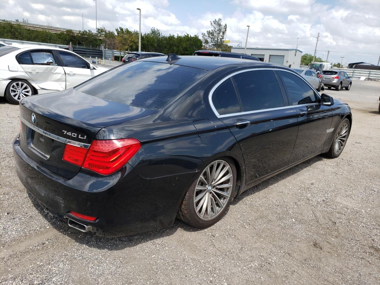 Photo 4 from auction – 2012 BMW 740 LI with VIN WBAKB4C57CC576914