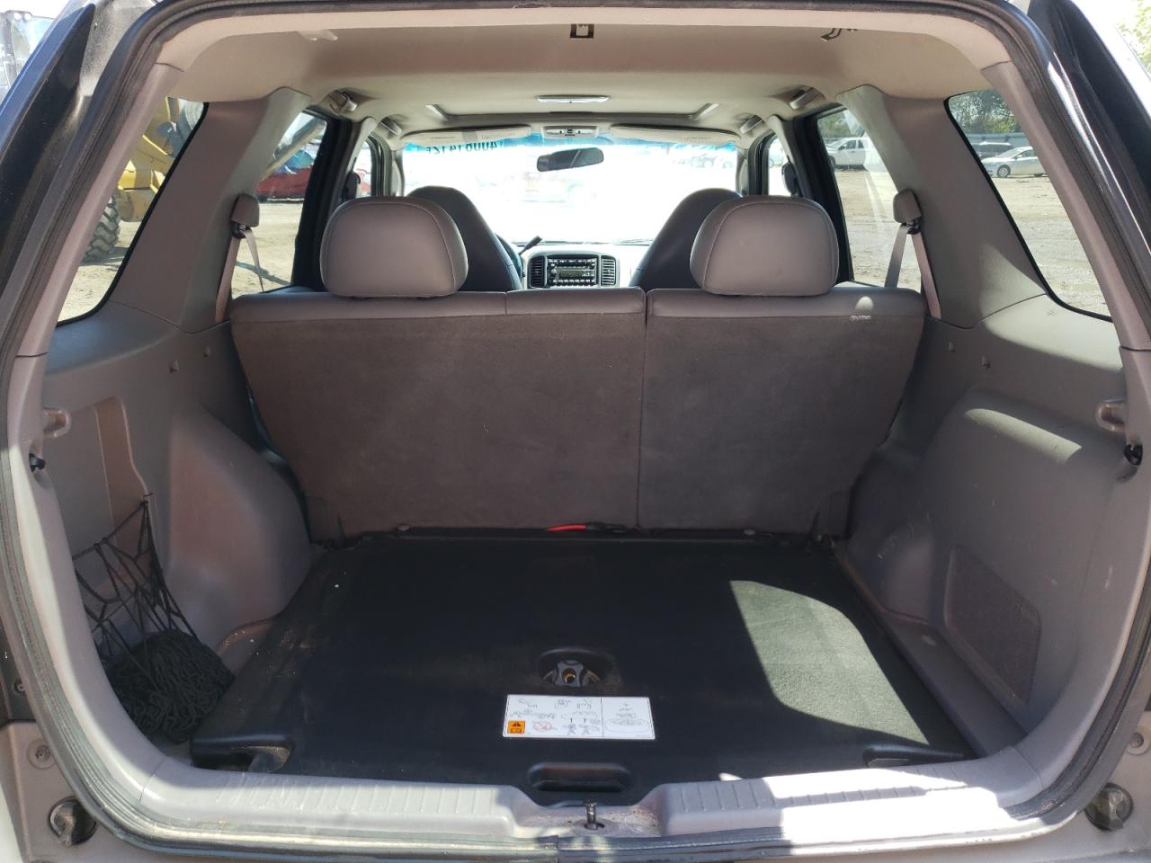 Photo 9 from auction – 2001 FORD ESCAPE XLT with VIN 1FMCU04101KB99198