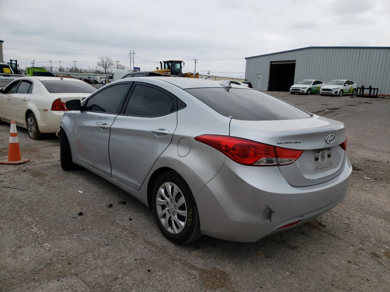 Photo 3 from auction – 2012 HYUNDAI ELANTRA GL with VIN 5NPDH4AE1CH077382