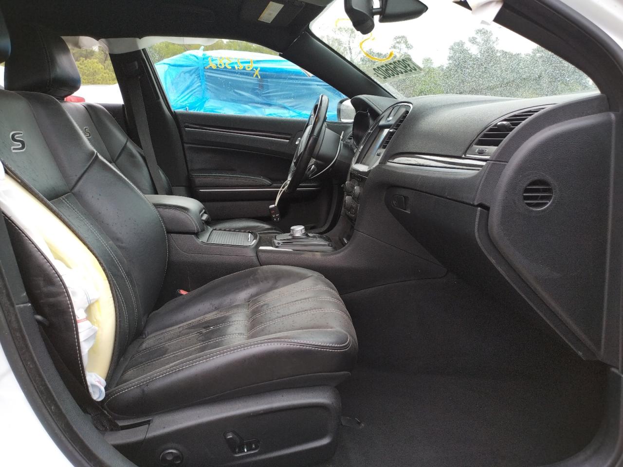 Photo 5 from auction – 2019 CHRYSLER 300 S with VIN 2C3CCABG6KH618107