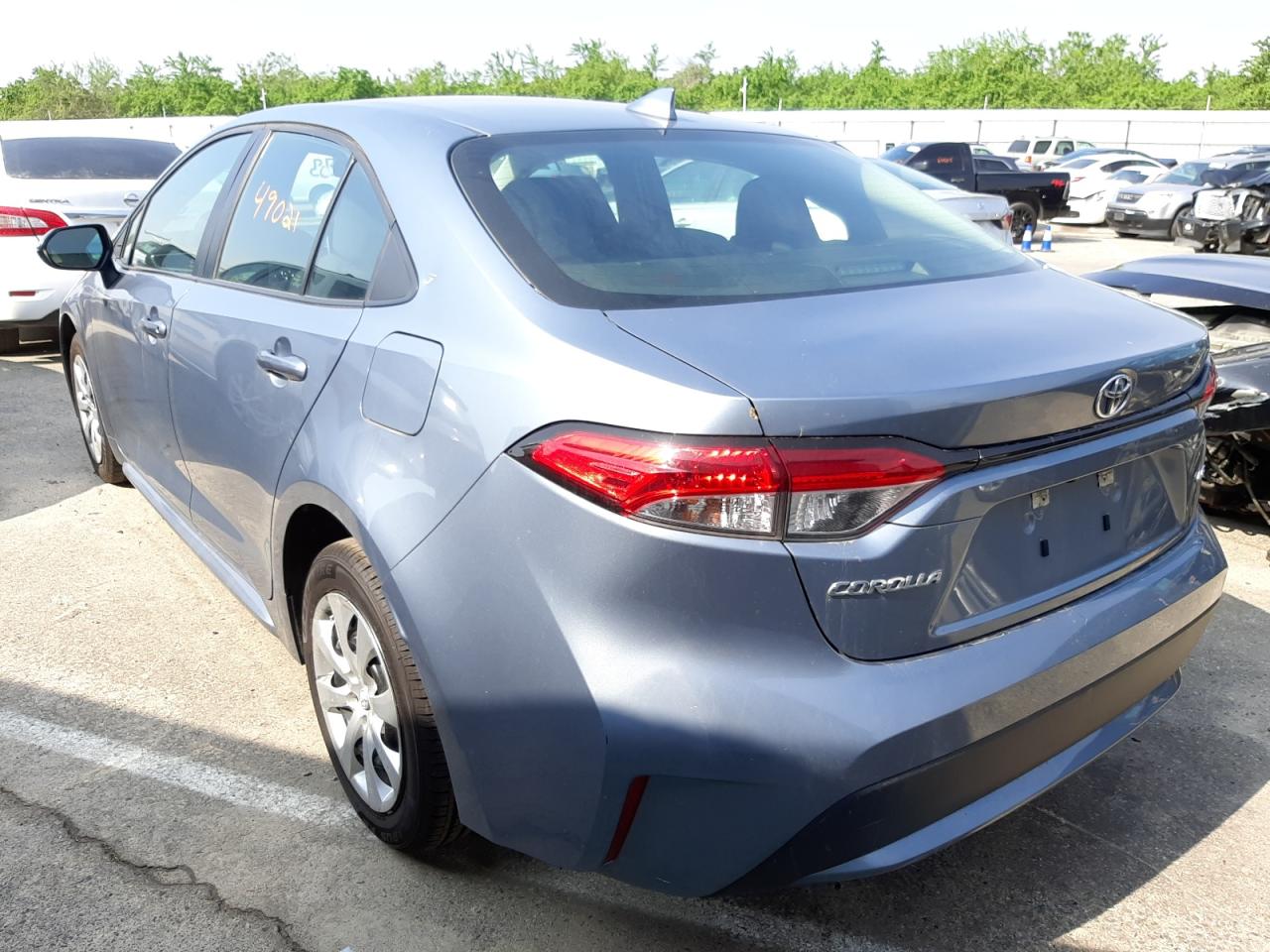 Photo 3 from auction – 2020 TOYOTA COROLLA LE with VIN 5YFEPRAE5LP098209