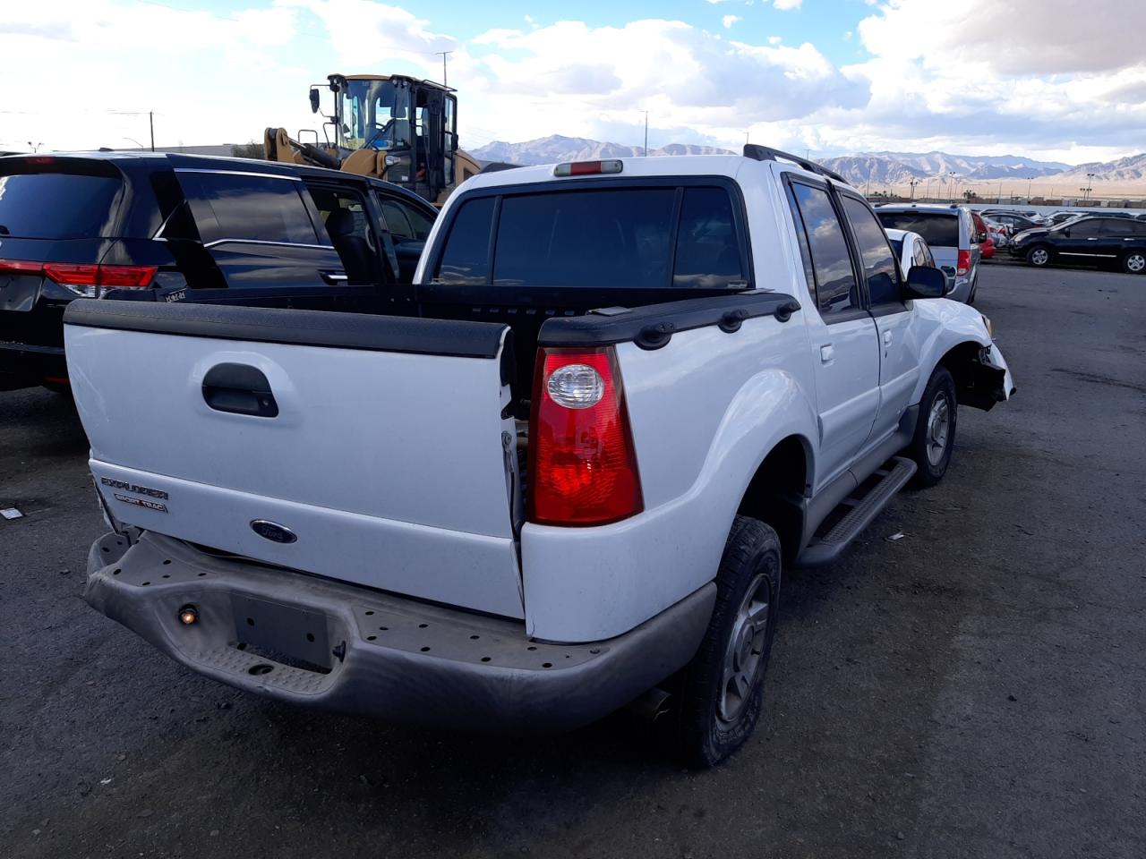 Photo 4 from auction – 2001 FORD EXPLORER S with VIN 1FMZU67E01UC47783