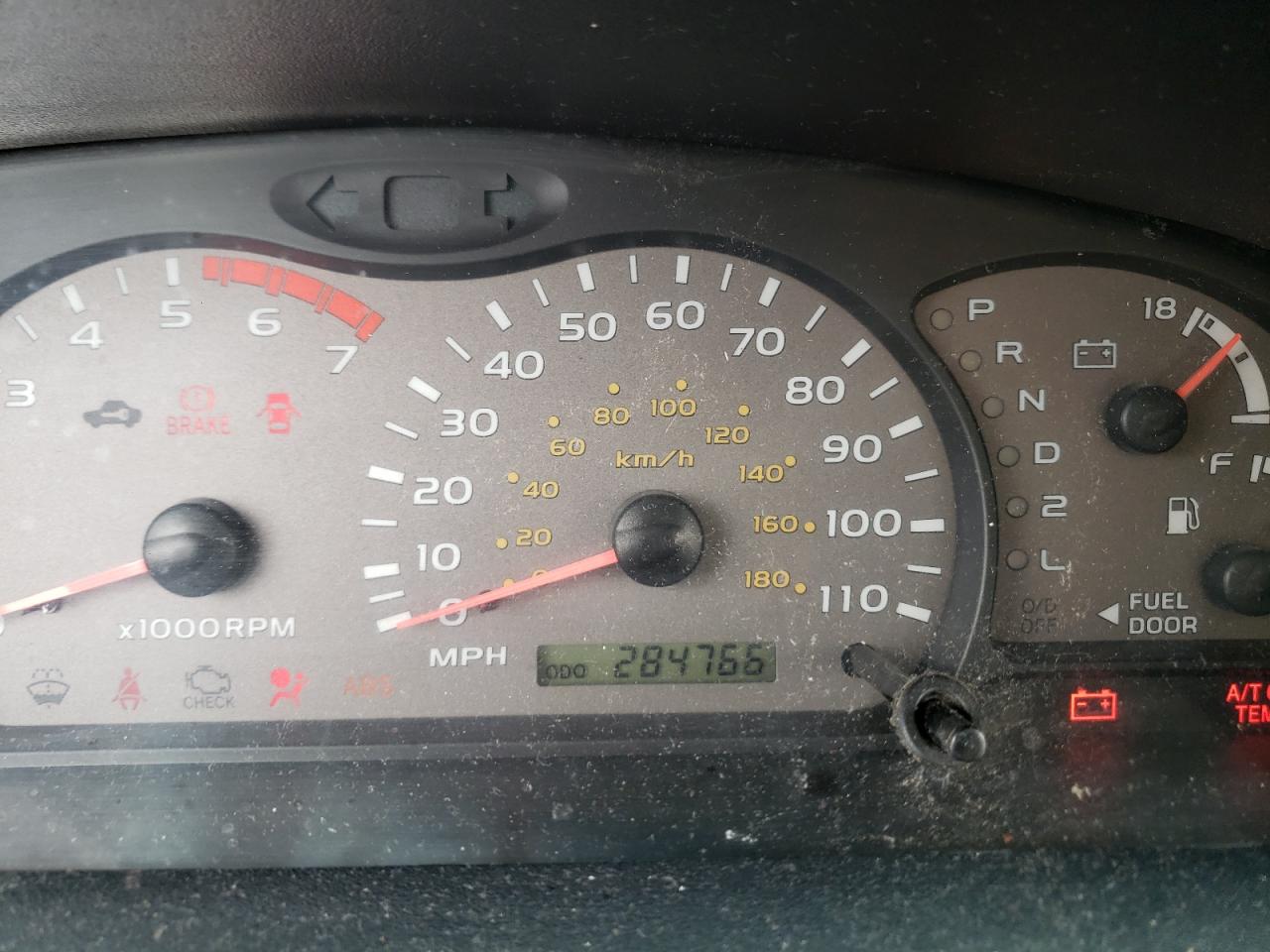 Photo 8 from auction – 2003 TOYOTA SEQUOIA LI with VIN 5TDBT48A03S152883