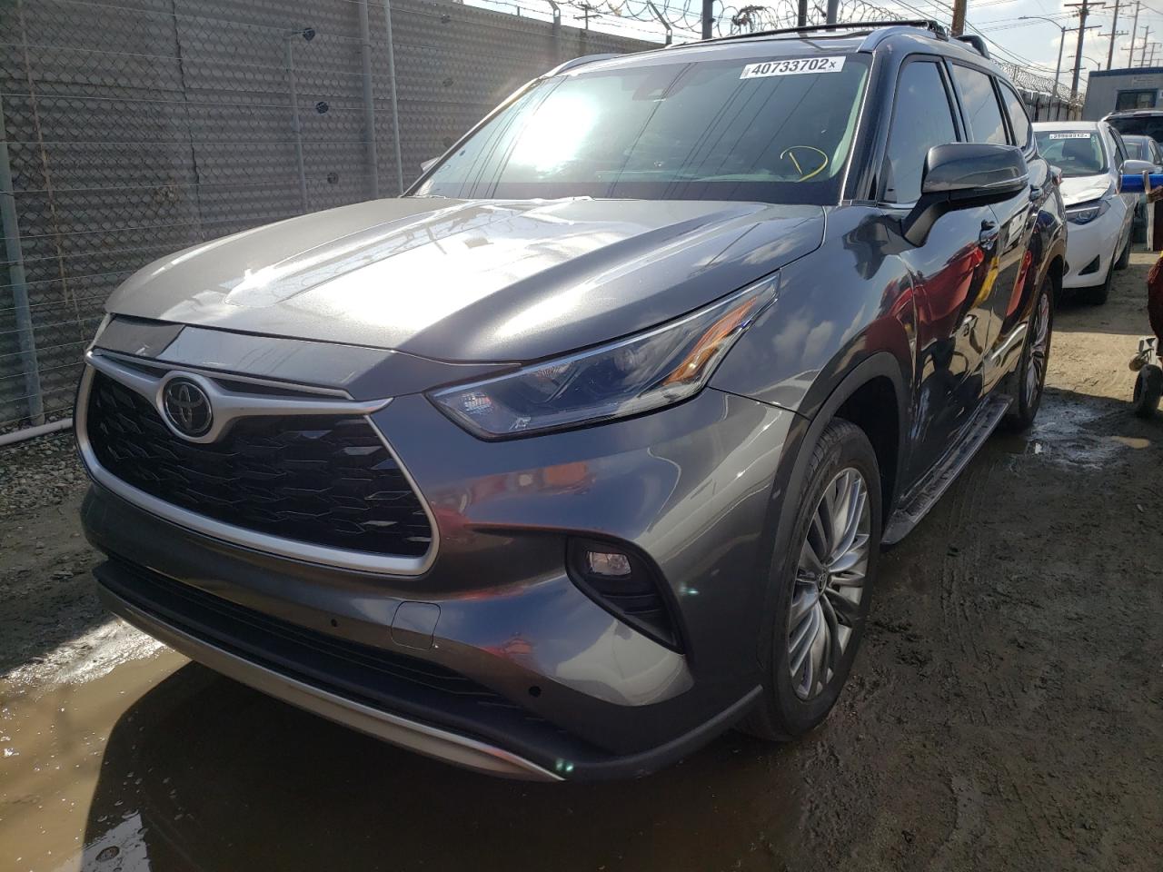 Photo 2 from auction – 2021 TOYOTA HIGHLANDER with VIN 5TDFZRAH4MS038407