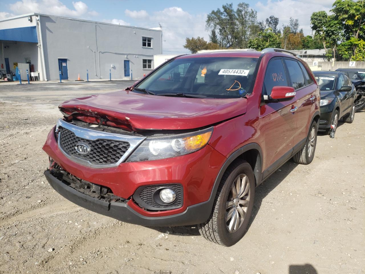 Photo 2 from auction – 2011 KIA SORENTO EX with VIN 5XYKU3A12BG014906
